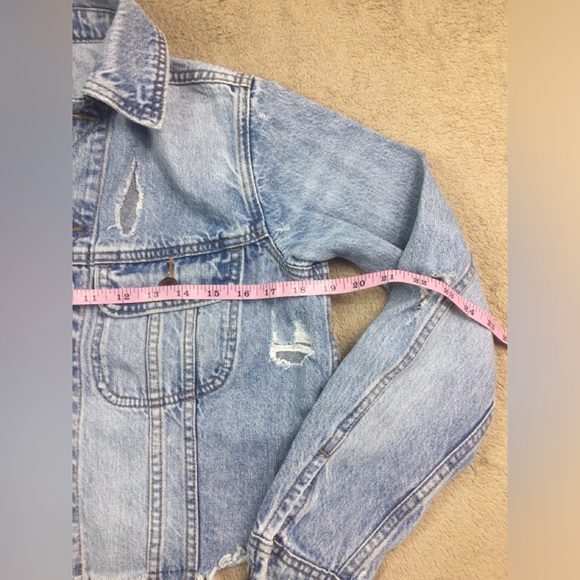 Womens blue American Eagle distressed jean jacket size xs - Picture 7 of 15